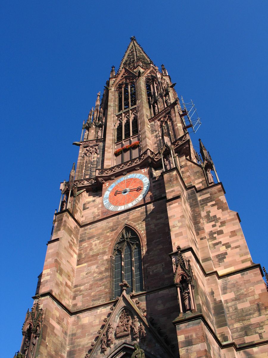 ドイツ フライブルクで圧巻の大聖堂と楽しい朝市を ドイツ Lineトラベルjp 旅行ガイド