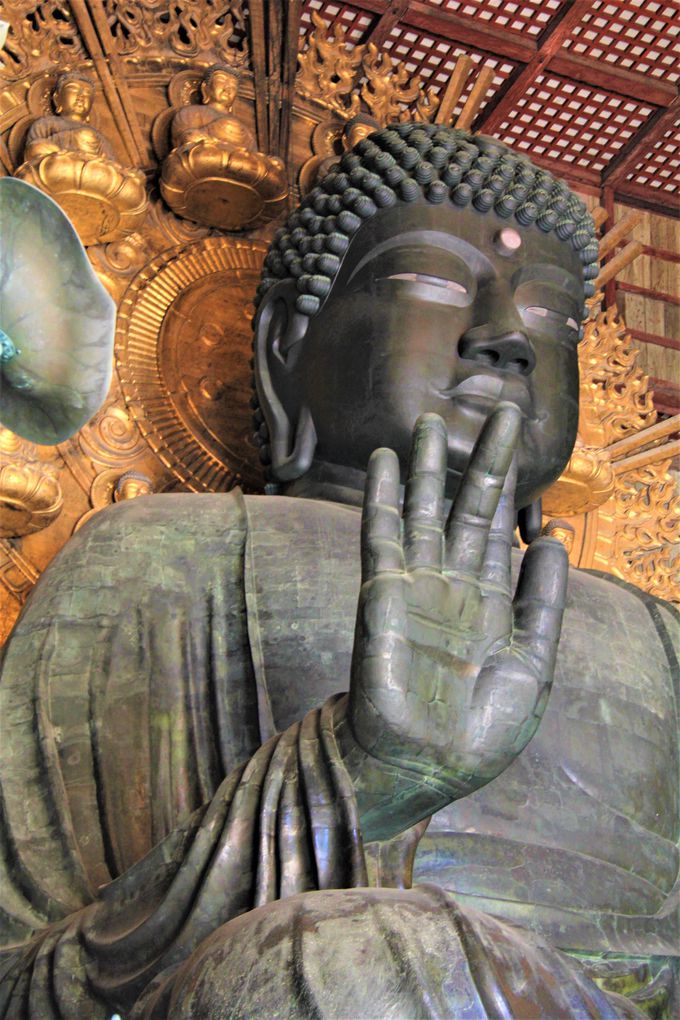 「奈良の大仏」（Nara Big Buddha）は宇宙仏！すべての人々を救う仏の光