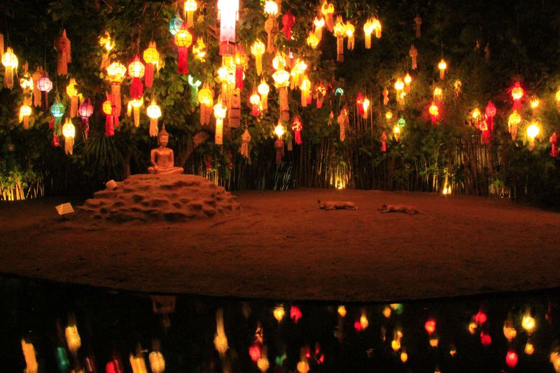 タイの仏が暮らす光と影の世界！チェンマイは闇の深さが美しい