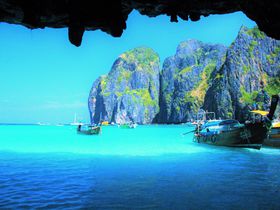 映画『ザ・ビーチ』で見た絶景の海！タイの秘島「ピピ・レイ」のマヤベイ