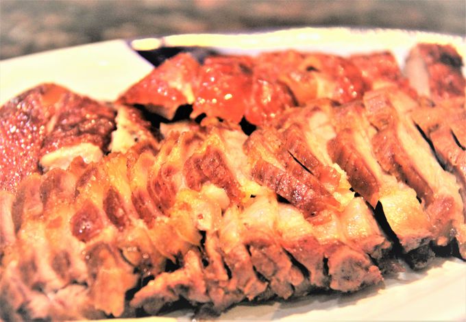 タイの肉料理「ガイ・ヤーン」「サイウア」「ローストダックとローストポークの盛り合わせ」
