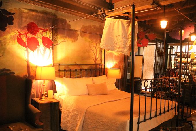 �o���R�N�̃J���}�J���b�g�_�C�i�[�iKarmakamet Diner�j�ւ̍s�����A�A�N�Z�X