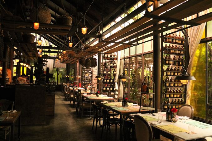 �o���R�N�̃J���}�J���b�g�_�C�i�[�iKarmakamet Diner�j�ւ̍s�����A�A�N�Z�X