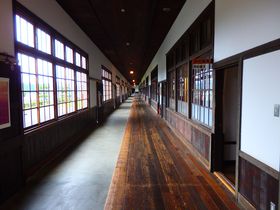 愛媛・宇和米博物館で日本一長い木造廊下の雑巾がけに挑戦！