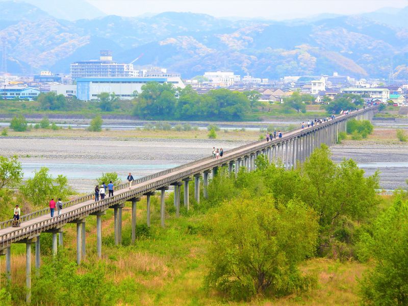 ȂɂI{ɂuMlXFvꂽX|bg10I