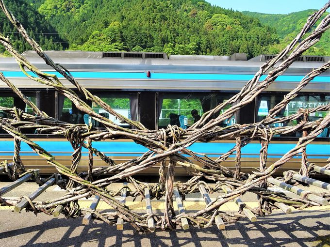 かずら橋は3つある 徳島 祖谷のかずら橋めぐり 徳島県 Lineトラベルjp 旅行ガイド