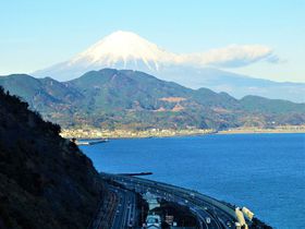 静岡・薩埵峠は富士を望む東海道随一の絶景スポット
