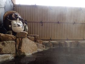 ���m�鉺�̗��j���鉷��h�A�O�����B���m�̐H�Ǝ��R�Ɨ��j�𖞋i���闷����������̋L���T���l�C��