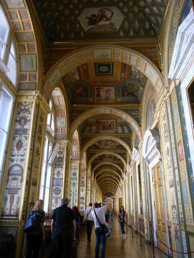 ラファエロの回廊はローマ・ヴァチカン宮殿がモデル
