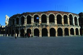 F[iĂ̕uArena di Veronav2019Nڂƃ`Pbg@̋LTlC