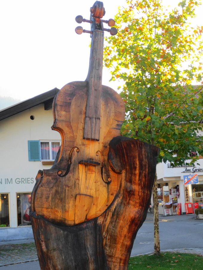 ミッテンヴァルトは、ヴァイオリン制作でも有名な町。ヴァイオリン博物館や工房も！