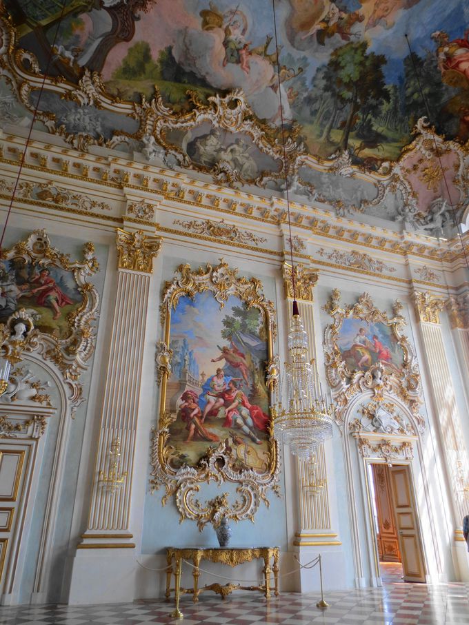 ミュンヘン ニンフェンブルグ宮殿 豪華絢爛 白亜の城の見どころをご紹介 ドイツ トラベルjp 旅行ガイド