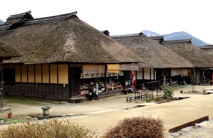 江戸時代の町並みを残す「大内宿」お洒落なカフェ？