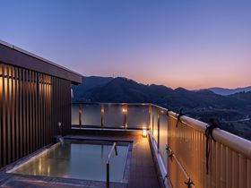 ブルーガイド　ホテルガイド　北海道・東北編 北海道観光ガイド☆るるぶ札幌・新千歳空港・小樽☆北海道高速