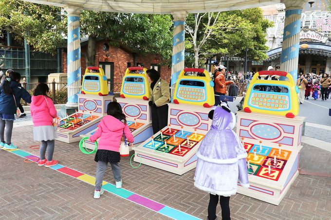 東京ディズニーシー ピクサー プレイタイム をさらに満喫 ゲームブースとグッズ 千葉県 トラベルjp 旅行ガイド