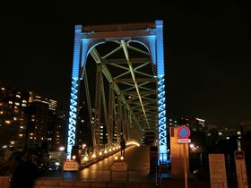 ������������Ԍ��z�I��ԁI�����E�V���F�A�C���u���ӂ̃��C�g�A�b�v�v�̋L���T���l�C��