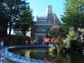 諏訪湖畔に建つレトロな洋館は重要文化財の温泉大浴場！千人風呂が魅力の上諏訪温泉・片倉館