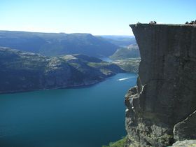 ノルウェーの世界自然遺産の絶景フィヨルドをたっぷり楽しむ♪