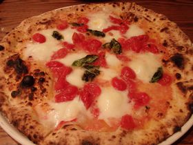 �~�c�E�����V�_�̋߂��I���E��6�ʂ̃V�F�t�̓X�u��O�C�^���A�H���A���O���v�̋L���T���l�C��