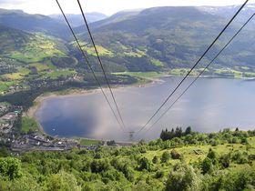 mEF[̔Rƌ΂y߂郔HXItBhN[Yւ̒pn̋LTlC