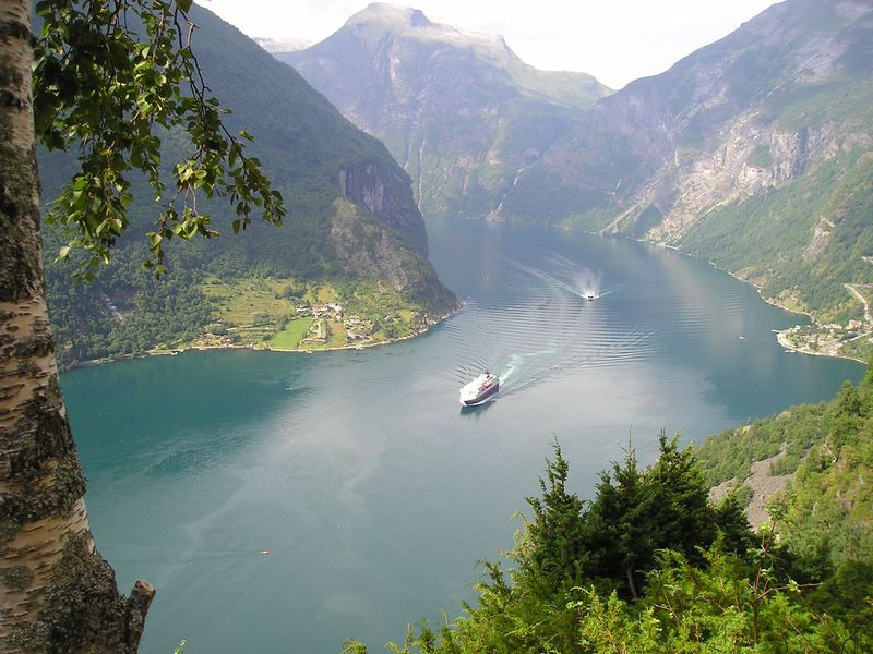 雄大な自然を全身で感じる！ノルウェーの観光スポット10選