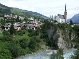 スイス「シュクオール」で渓谷美と町並みを堪能！ウンター・エンガディンの終着点