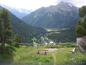 ��Ɓu�Z�K���e�B�[�j�v�䂩��̒n��K�˂ā`�X�C�X�E�G���K�f�B���n���}���|�����̋L���T���l�C��