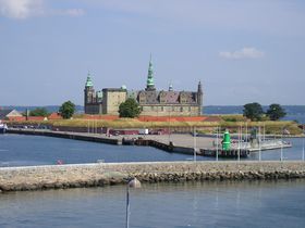 「ハムレット」の舞台は世界遺産のクロンボー城！デンマークの港町ヘルシンオアのシンボル