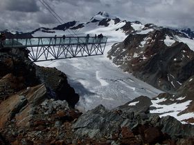 氷河上に突き出した展望台！エッツタールのセルデンで楽しむオーストリア・アルプスの風景