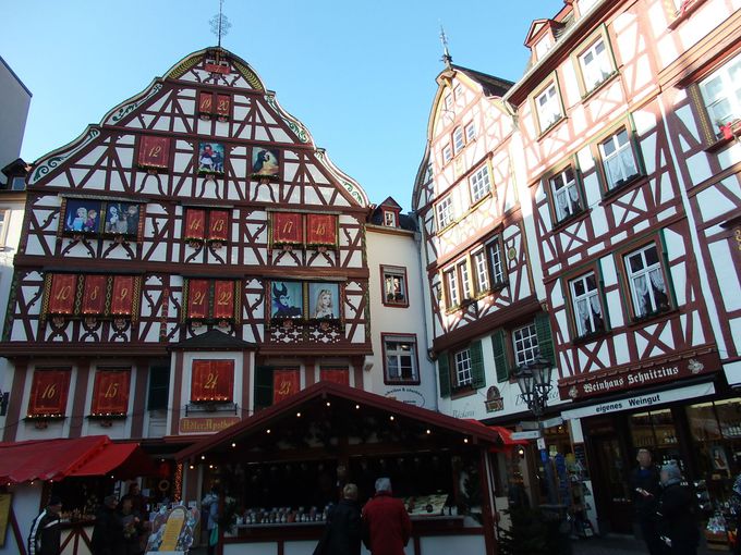 ���i���ƕ��݂��f���炵���x�����J�X�e���̒�����