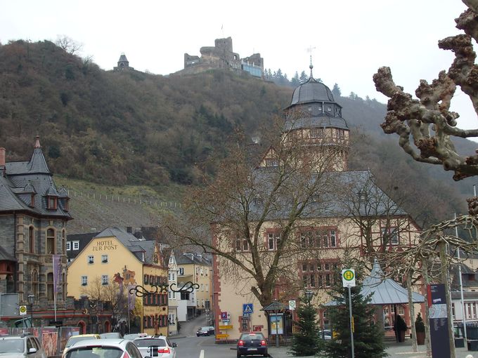 ���i���ƕ��݂��f���炵���x�����J�X�e���̒�����