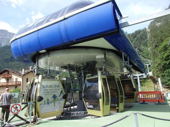 ���O��̃S���h�����ꂩ��R���