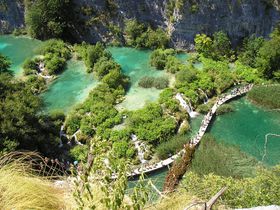 危機遺産から復活！クロアチアの「プリトヴィツェ湖群国立公園」