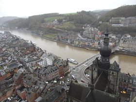 �x���M�[�̒f�R��ǉ��ɍL����c�ɒ��u�f�B�i���v�������߃X�|�b�g�̋L���T���l�C��