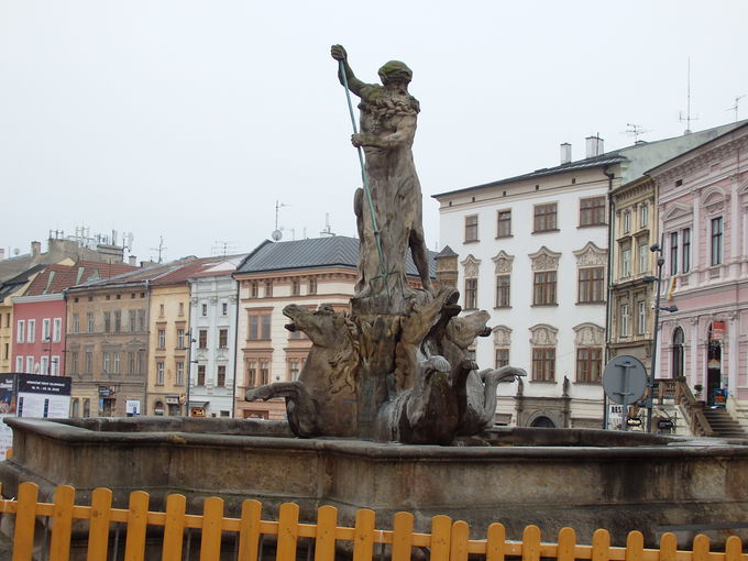 ���s�X�ɓ_�݂��镬��