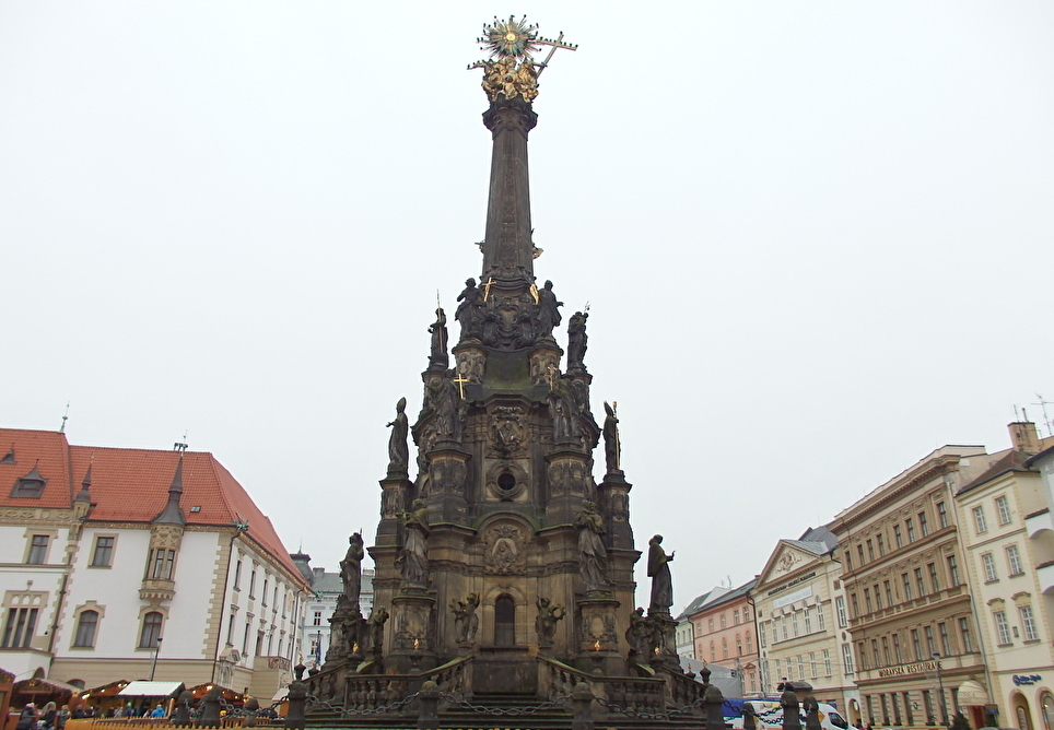 �I�����E�c�̊ό��͎O�̍L�ꂩ��