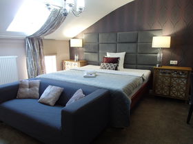 �`�F�R�E�e���`�̒��ŗB��̎l���z�e���u�z�e���E�e���`�v�̋L���T���l�C��