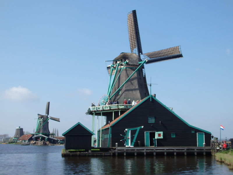 オランダの風車は今も現役！「ザーンセ・スカンス」で風車内見学