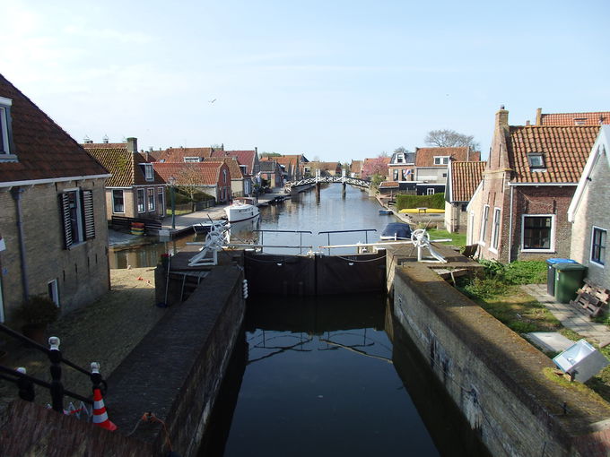 オランダのアイセル湖畔に佇む静かな村「ヒンデローペン」 | オランダ