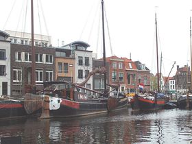 オランダ最古の大学と運河の町「ライデン」で楽しむ町並み散歩