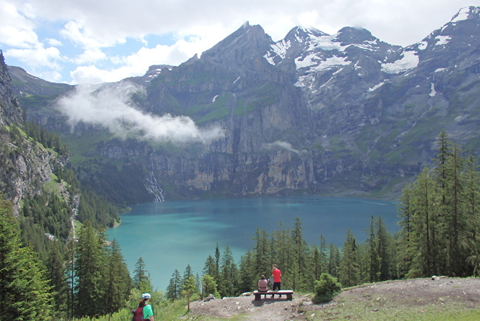カンデルシュテークから神秘の湖「エッシネン湖」へ絶景満喫ハイキング