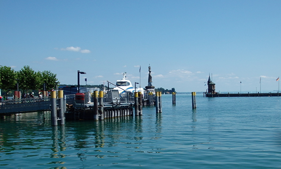 �R���X�^���c�̒�