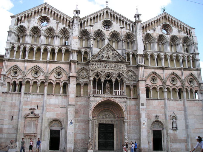 �C�^���A�̃��l�T���X�s�s�u�t�F���[���v