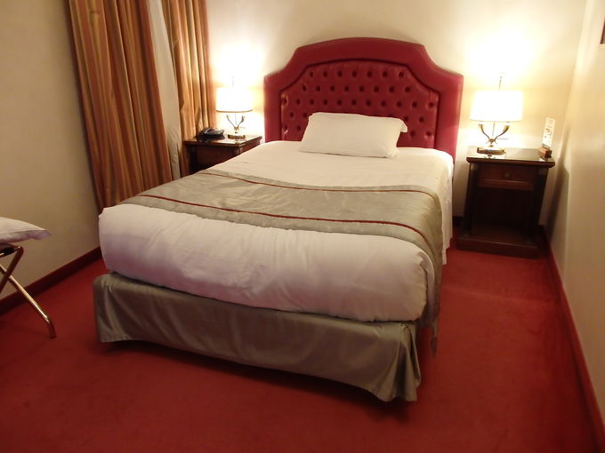 ������肵�����F�l�`�A���̋q��