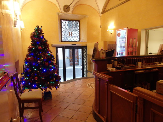 �Ƒ��o�c�̉����݂���z�e���u�z�e���E�~�A�E�J�[�����X�p�v