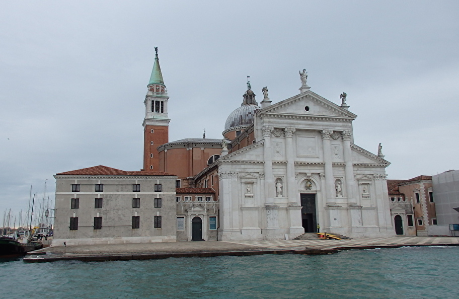 TE}RLΊ݁uTEWWE}bW[v