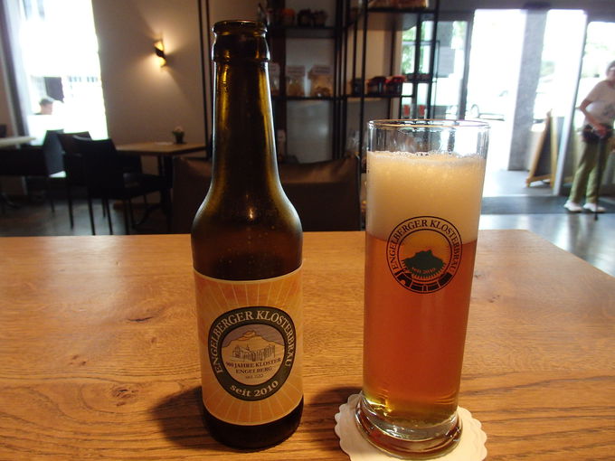 �C���@���΂̃J�t�F�E�x�[�J���[�uGut�fs Genuss�v