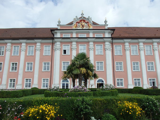 ���̃V���{���͓�̂���