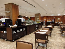 �}�h���[�h�u�z�e�� �A�O�}�[���v��ʋ@�֗��p�ɕ֗���4���z�e��