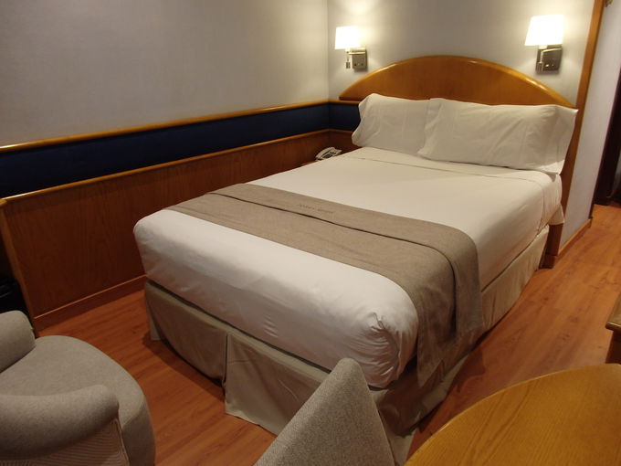 �ݔ��̐������q��